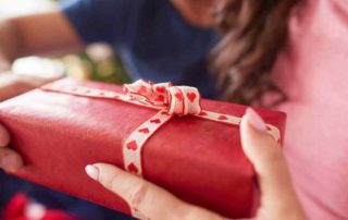 7 Tips to Save Money This Christmas